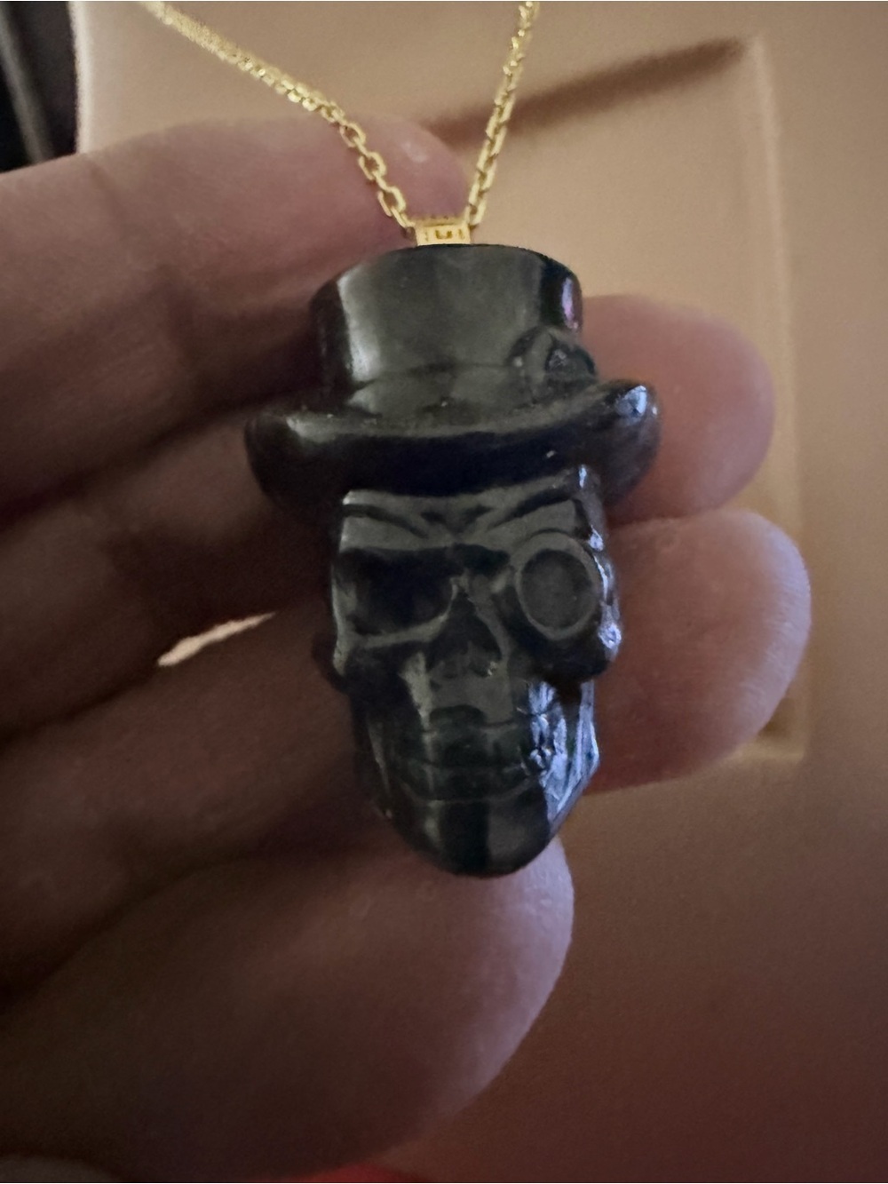 100% Natural jadeite jade type
A skull with top hat and pendant